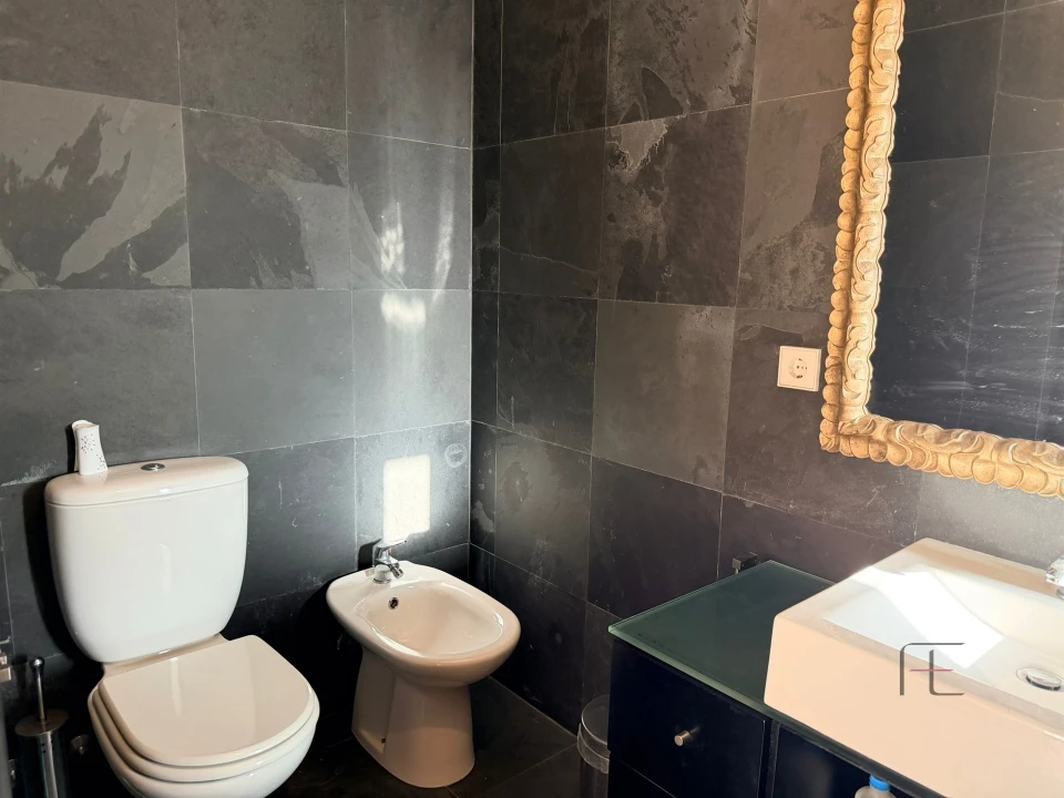 Moradia T3 para Venda em Castêlo da Maia Foto 35