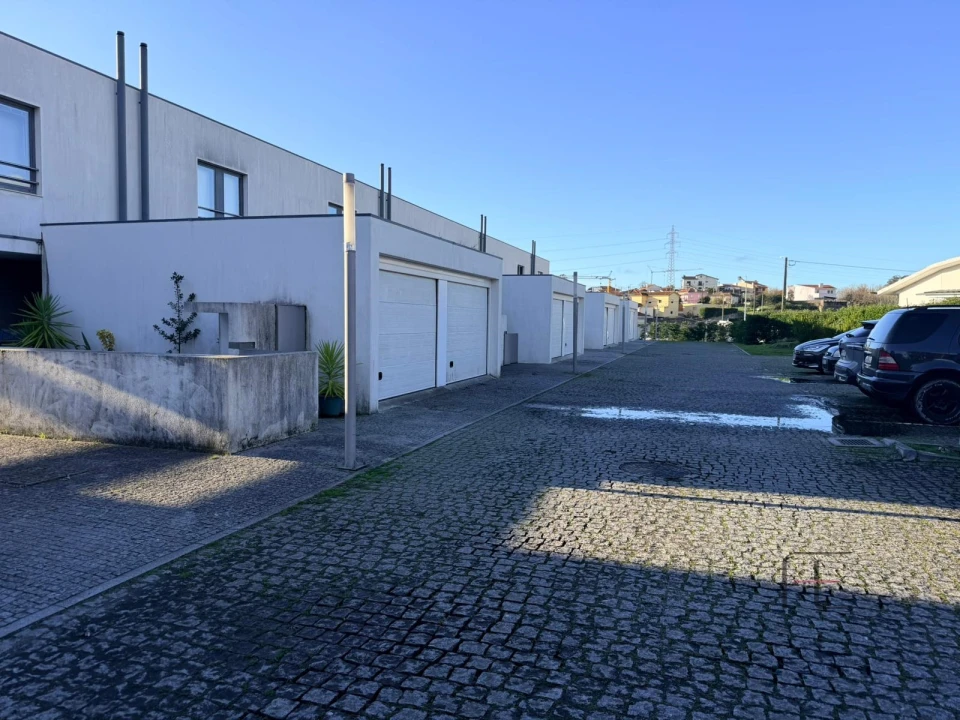 Moradia T3 para Venda em Castêlo da Maia Foto 13