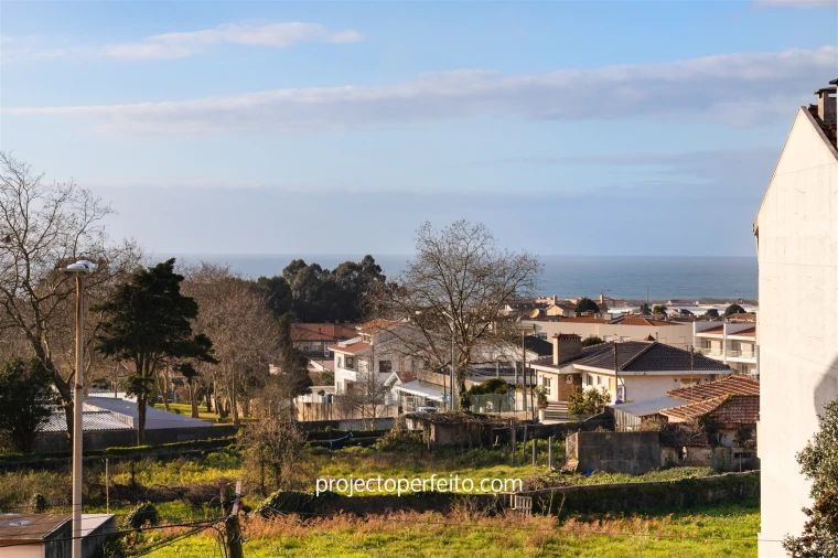 Moradia T5 para Venda em Arcozelo Foto 2