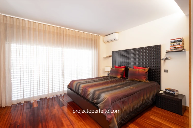 Moradia T5 para Venda em Arcozelo Foto 13