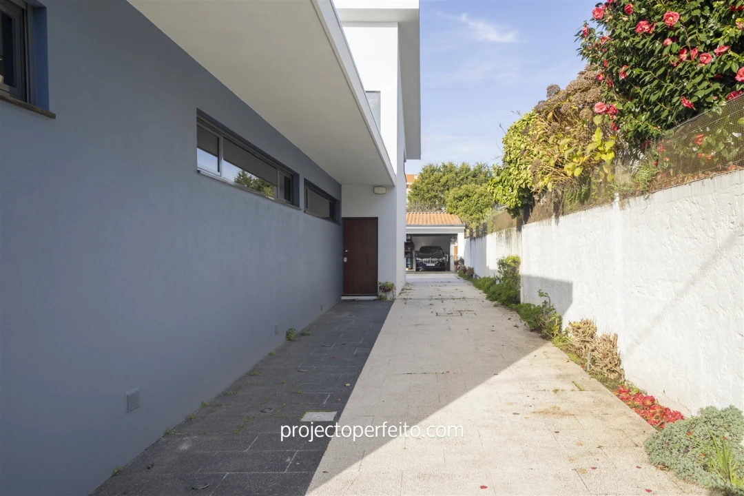 Moradia T4 para Venda em São Felix da Marinha Foto 4