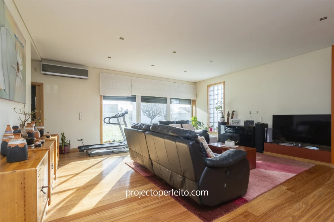 Moradia T4 para Venda em São Felix da Marinha Foto 11