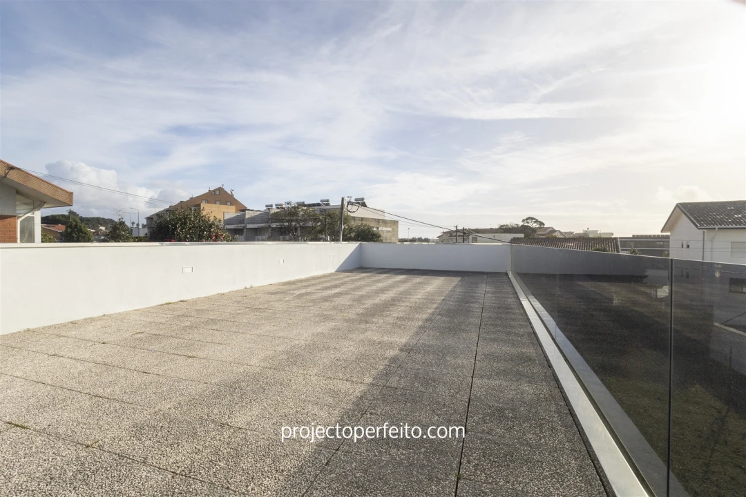 Moradia T4 para Venda em São Felix da Marinha Foto 20