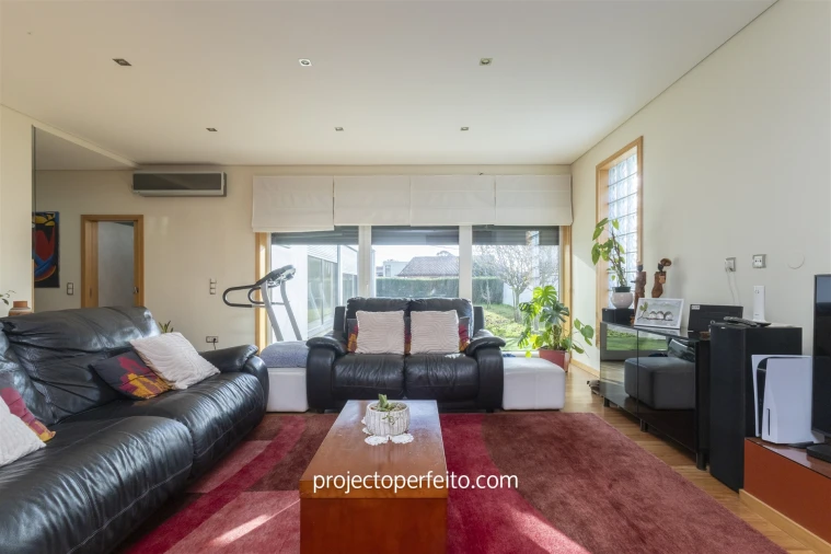 Moradia T4 para Venda em São Felix da Marinha Foto 8