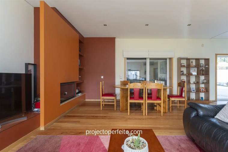 Moradia T4 para Venda em São Felix da Marinha Foto 7