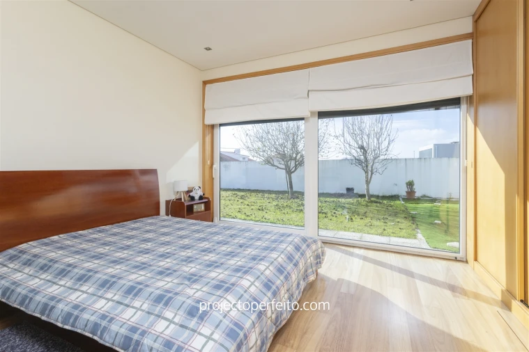 Moradia T4 para Venda em São Felix da Marinha Foto 19