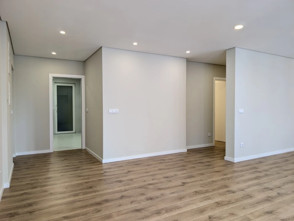 Apartamento T3 para Arrendamento em Glória e Vera Cruz Foto 6