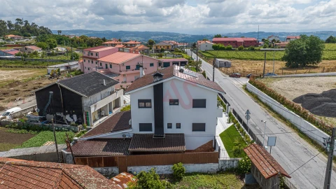 Moradia T4 para Venda em Torrados e Sousa