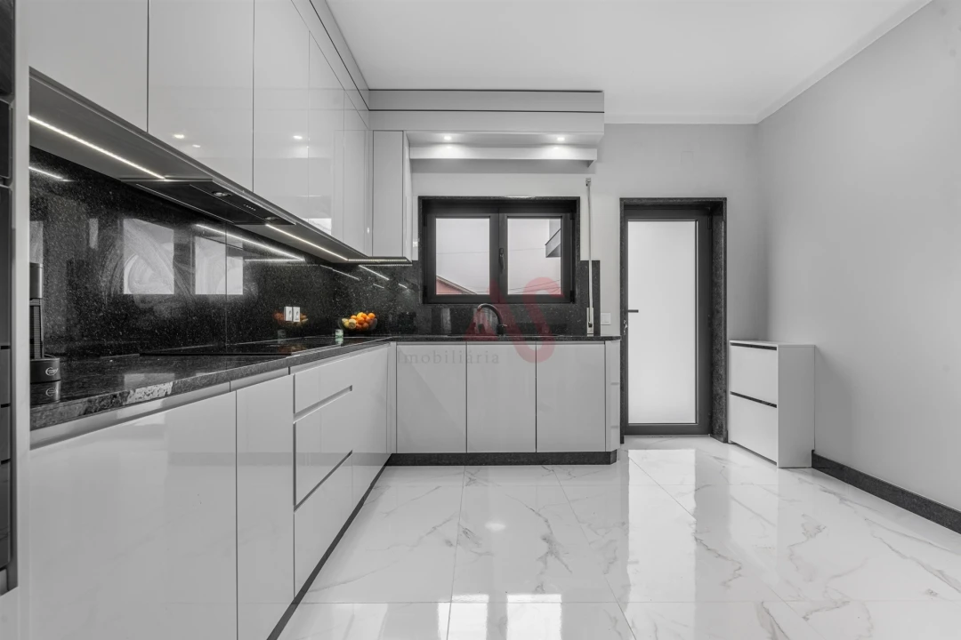 Moradia T4 para Venda em Torrados e Sousa Foto 9