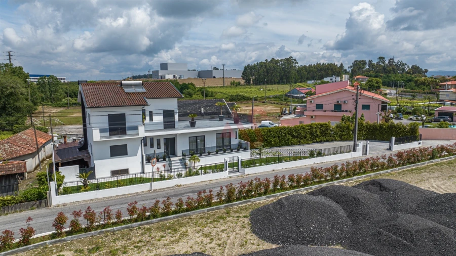 Moradia T4 para Venda em Torrados e Sousa Foto 34