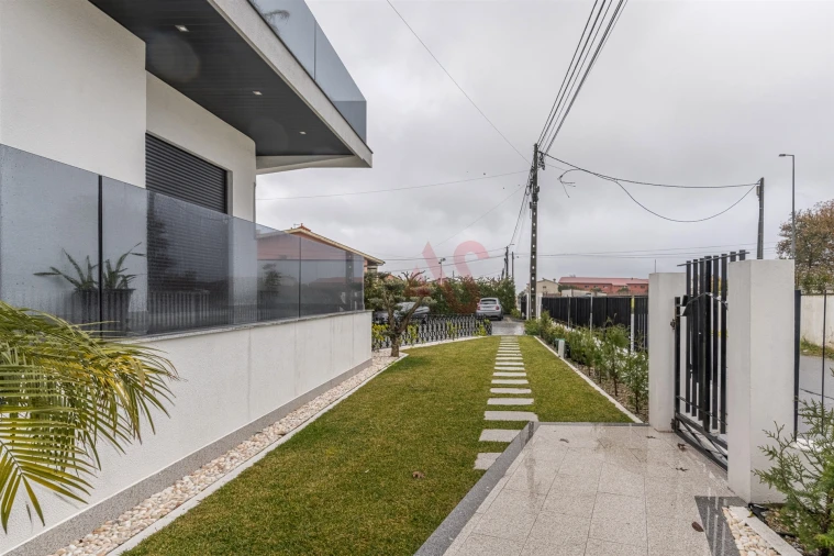 Moradia T4 para Venda em Torrados e Sousa Foto 28