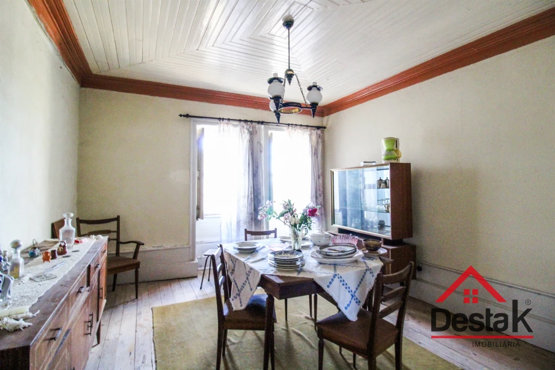 Moradia T4 para Venda em Queirã Foto 6