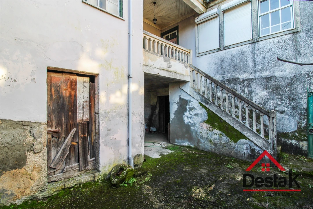 Moradia T4 para Venda em Queirã Foto 14