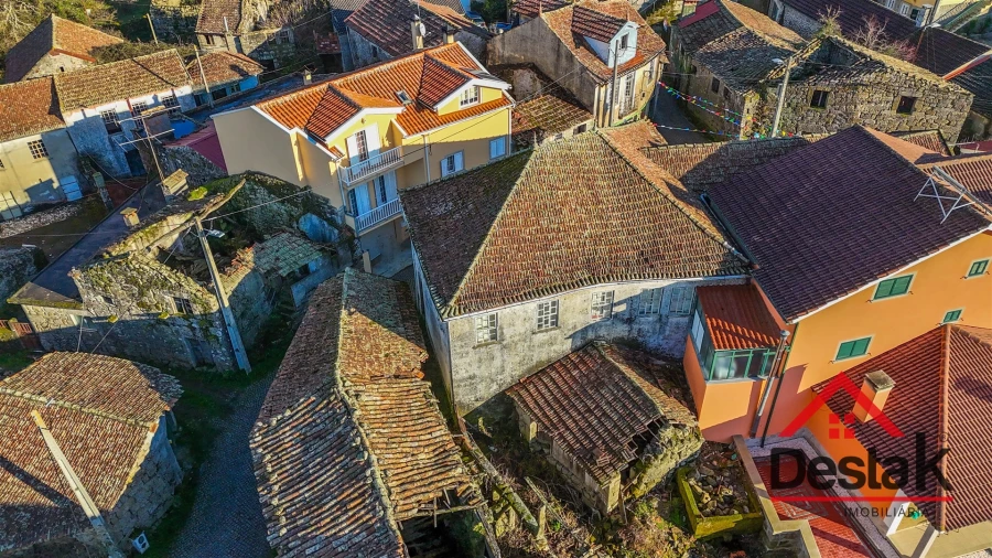 Moradia T4 para Venda em Queirã Foto 35