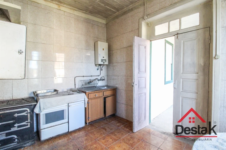 Moradia T4 para Venda em Queirã Foto 11