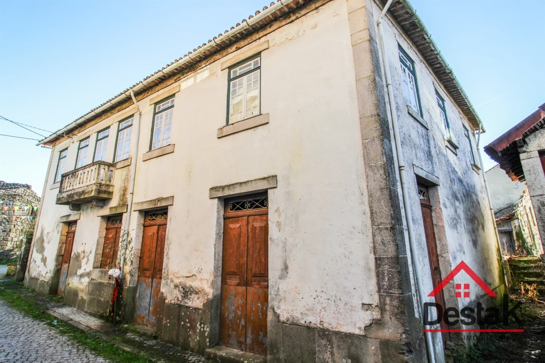 Moradia T4 para Venda em Queirã Foto 12