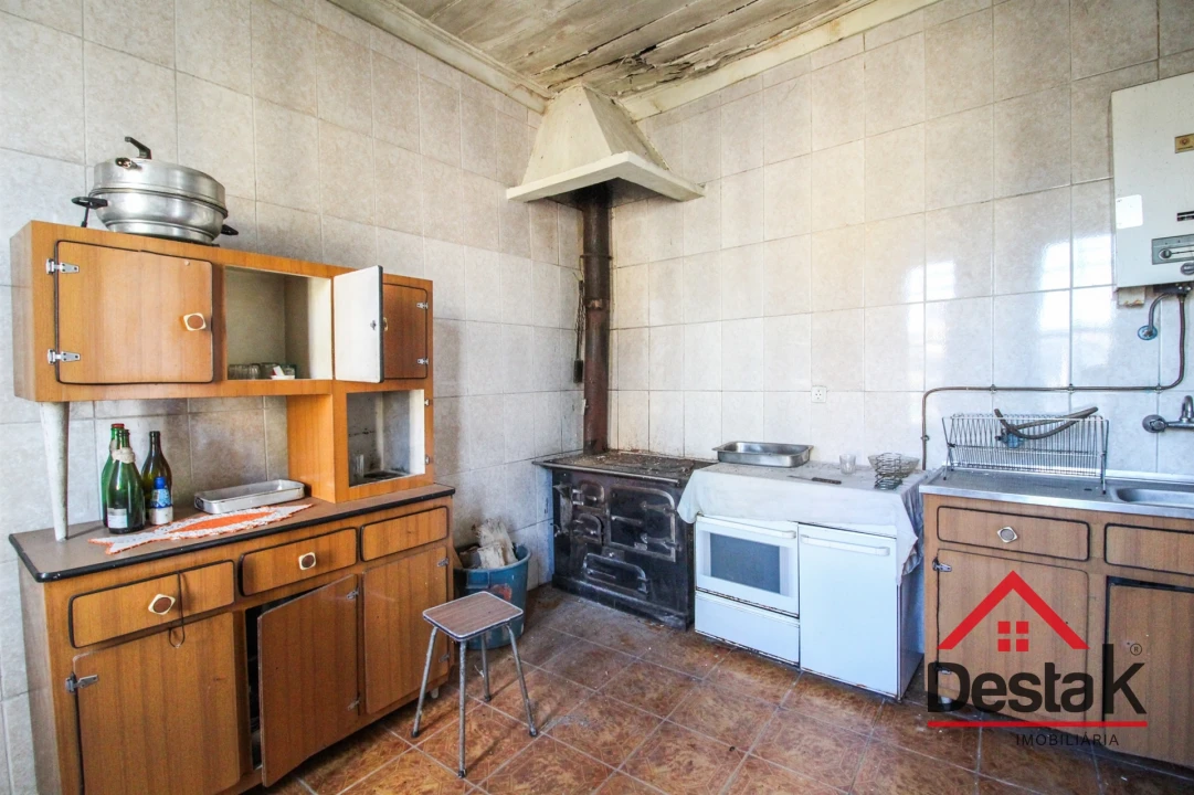 Moradia T4 para Venda em Queirã Foto 9