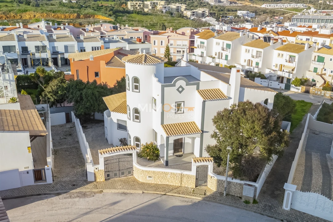 Moradia T4 para Venda em Lagos (São Sebastião e Santa Maria) Foto 40