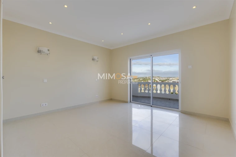 Moradia T4 para Venda em Lagos (São Sebastião e Santa Maria) Foto 31