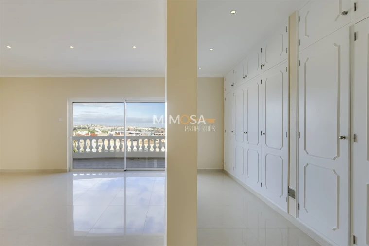 Moradia T4 para Venda em Lagos (São Sebastião e Santa Maria) Foto 26