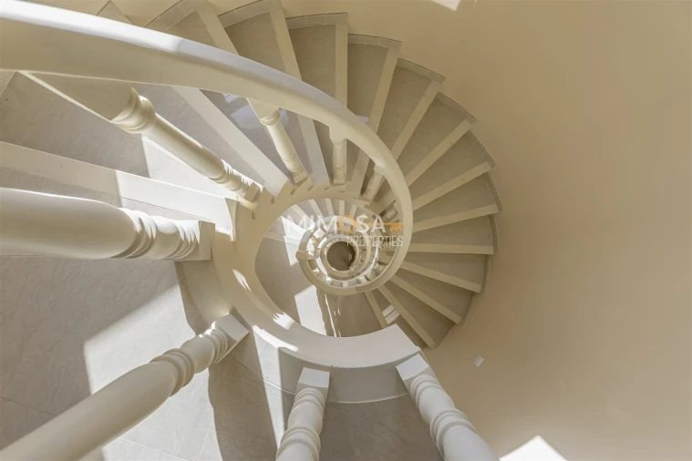 Moradia T4 para Venda em Lagos (São Sebastião e Santa Maria) Foto 37