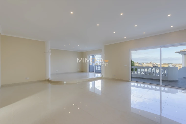 Moradia T4 para Venda em Lagos (São Sebastião e Santa Maria) Foto 17