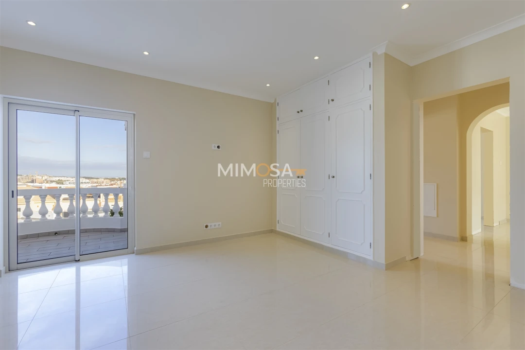 Moradia T4 para Venda em Lagos (São Sebastião e Santa Maria) Foto 36