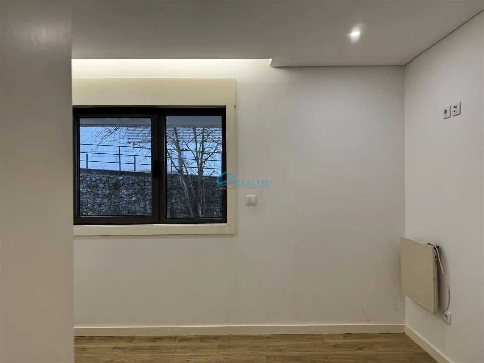 Apartamento T1 para Arrendamento em Nossa Senhora da Conceição, São Pedro e São Dinis Foto 5