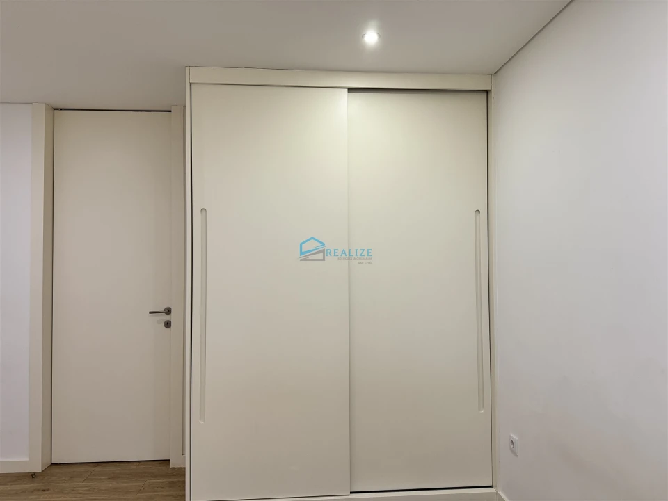 Apartamento T1 para Arrendamento em Nossa Senhora da Conceição, São Pedro e São Dinis Foto 7