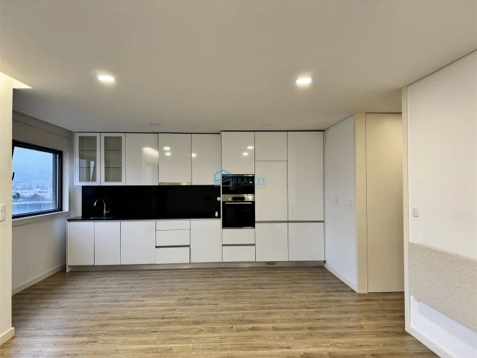 Apartamento T1 para Arrendamento em Nossa Senhora da Conceição, São Pedro e São Dinis Foto 11