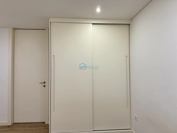 Apartamento T1 para Arrendamento em Nossa Senhora da Conceição, São Pedro e São Dinis Foto 7