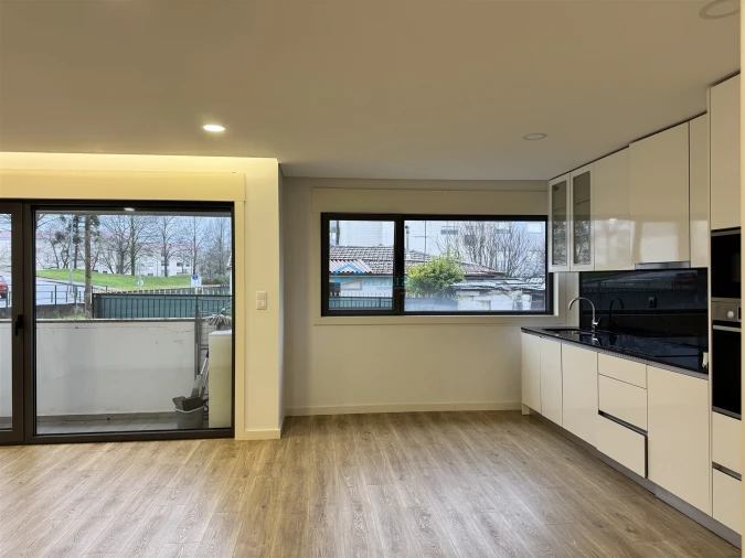 Apartamento T1 para Arrendamento em Nossa Senhora da Conceição, São Pedro e São Dinis Foto 10