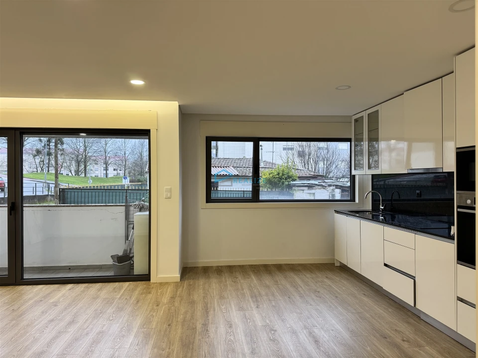 Apartamento T1 para Arrendamento em Nossa Senhora da Conceição, São Pedro e São Dinis Foto 10