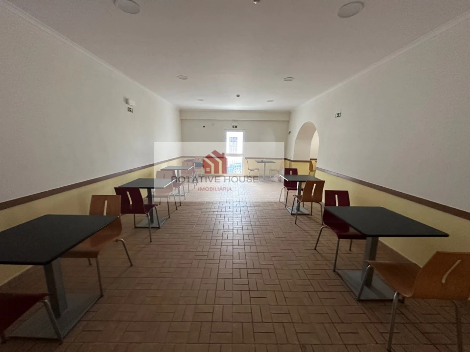 Negócio para Arrendamento em Santa Eulalia Foto 2