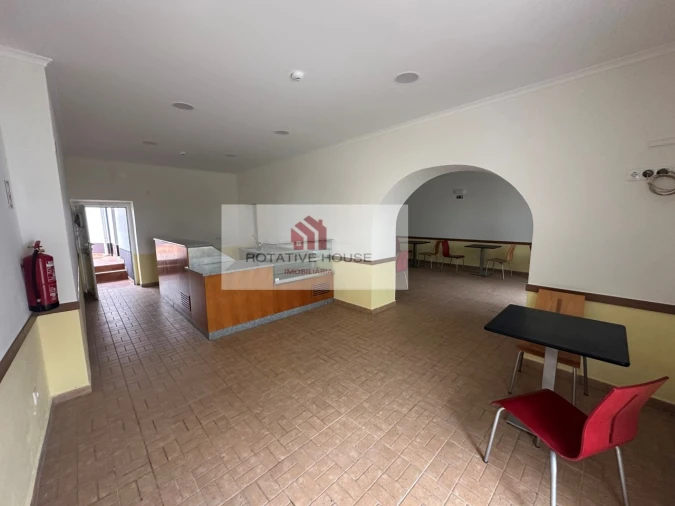 Negócio para Arrendamento em Santa Eulalia