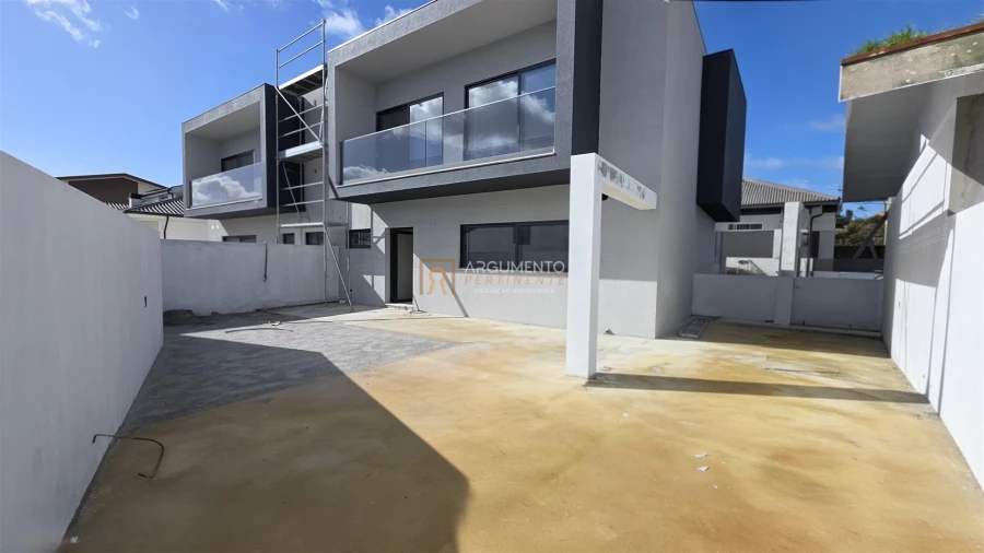 Moradia T3 para Venda em Cidade da Maia Foto 1