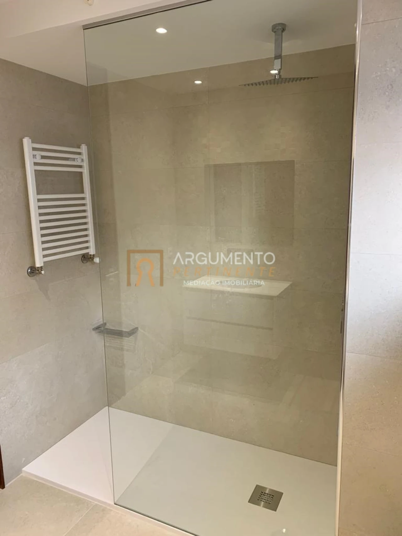 Moradia T3 para Venda em Cidade da Maia Foto 14