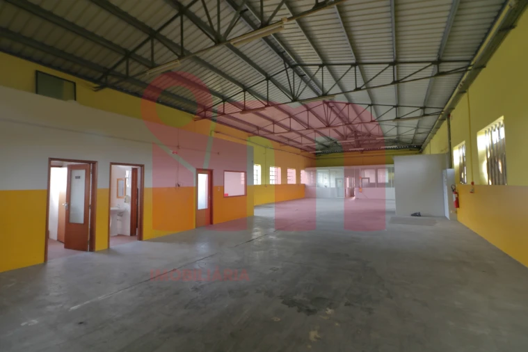 Armazém para Arrendamento em Lordelo Foto 11