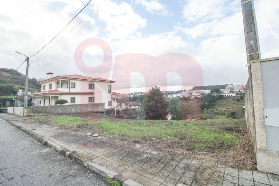 Terreno para Venda em Vila das Aves Foto 1