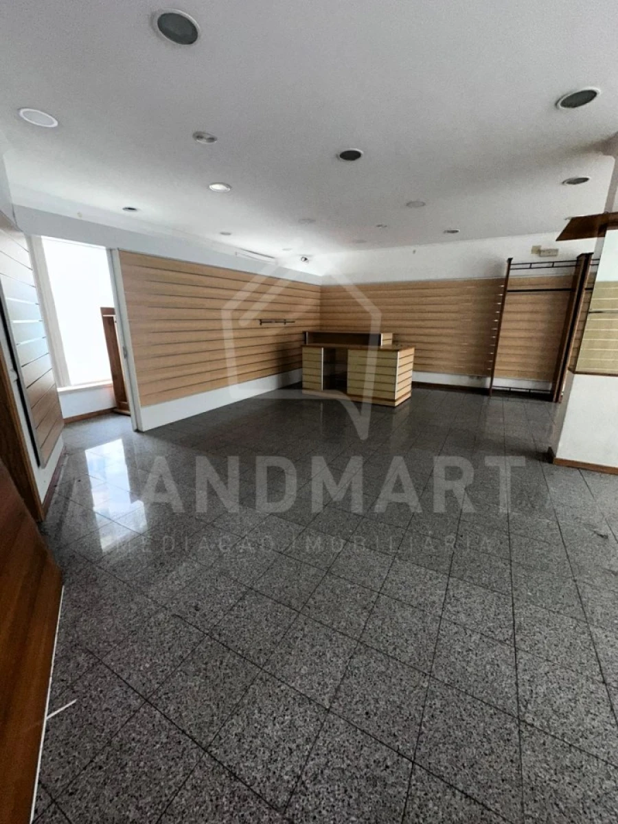 Loja para Arrendamento em Benedita Foto 4