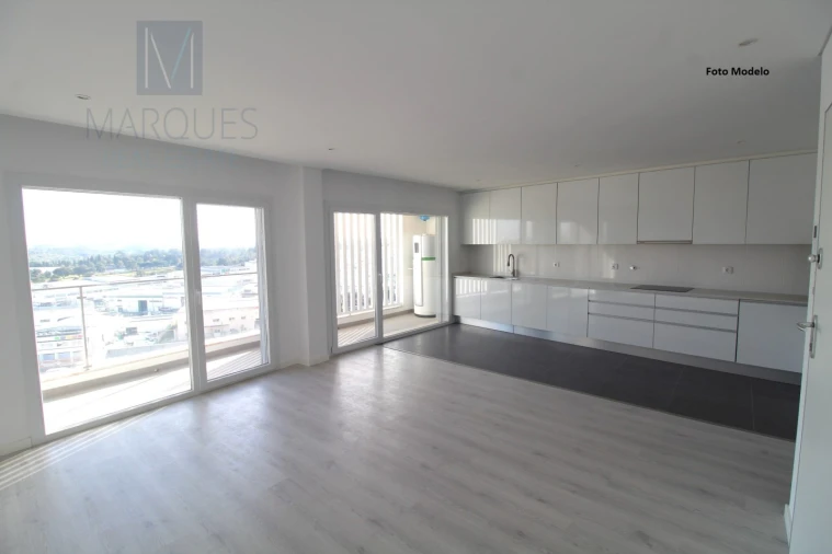 Apartamento T2 para Venda em Corroios Foto 1