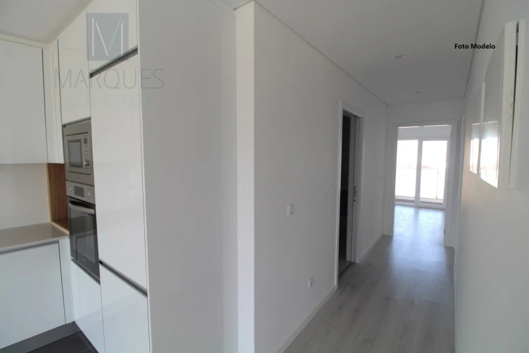 Apartamento T2 para Venda em Corroios Foto 4