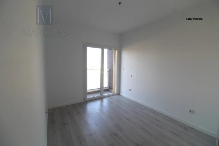 Apartamento T2 para Venda em Corroios Foto 10