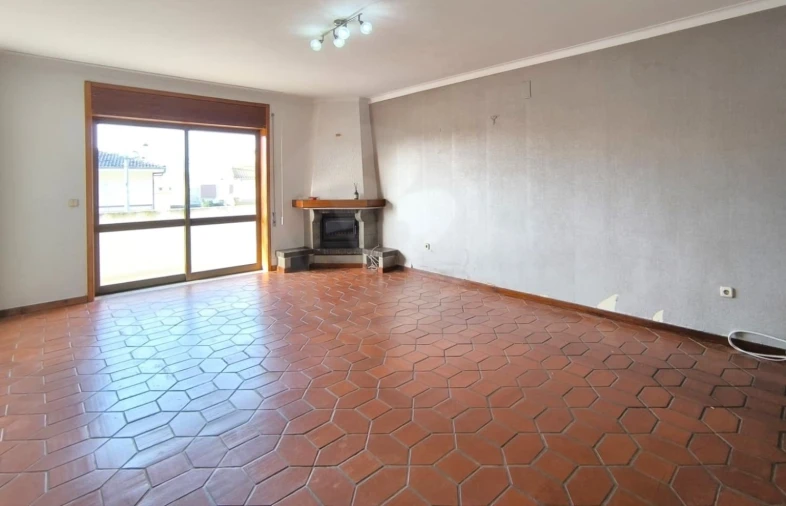 Apartamento T3 para Venda em Aver-O-Mar, Amorim e Terroso Foto 1