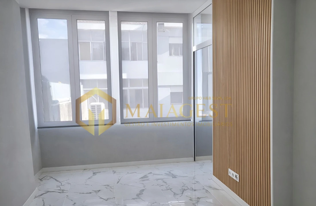 Apartamento T2 para Venda em Campanhã Foto 5