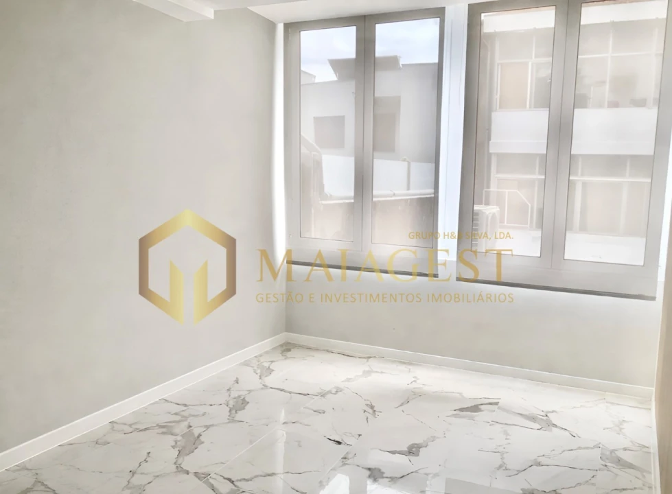 Apartamento T2 para Venda em Campanhã Foto 6