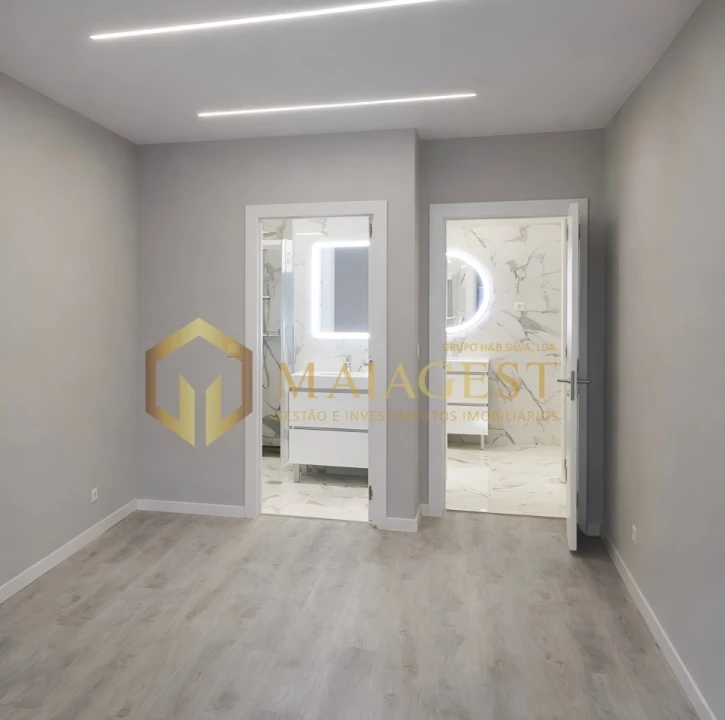 Apartamento T2 para Venda em Campanhã Foto 11