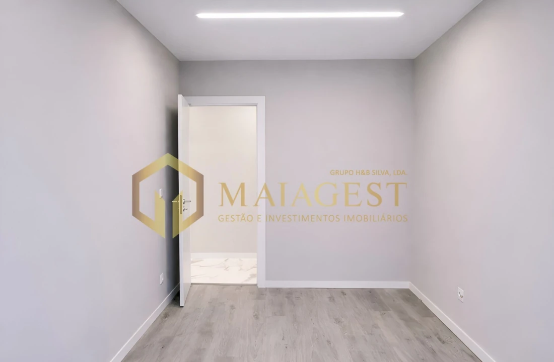 Apartamento T2 para Venda em Campanhã Foto 16