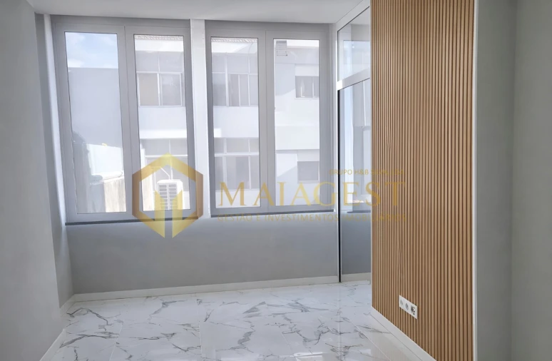 Apartamento T2 para Venda em Campanhã Foto 5