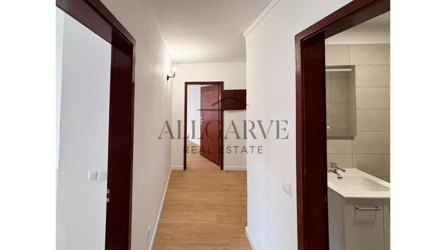 Apartamento T2 para Arrendamento em Portimão Foto 14